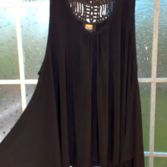 Plus size Sleeveless top NWT - Picture 3 of 4